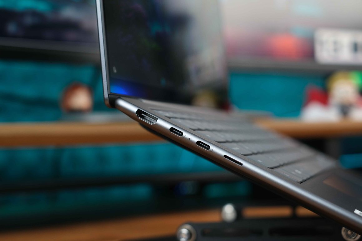 LENOVO YOGA SLIM 7 AURA EDITION 14